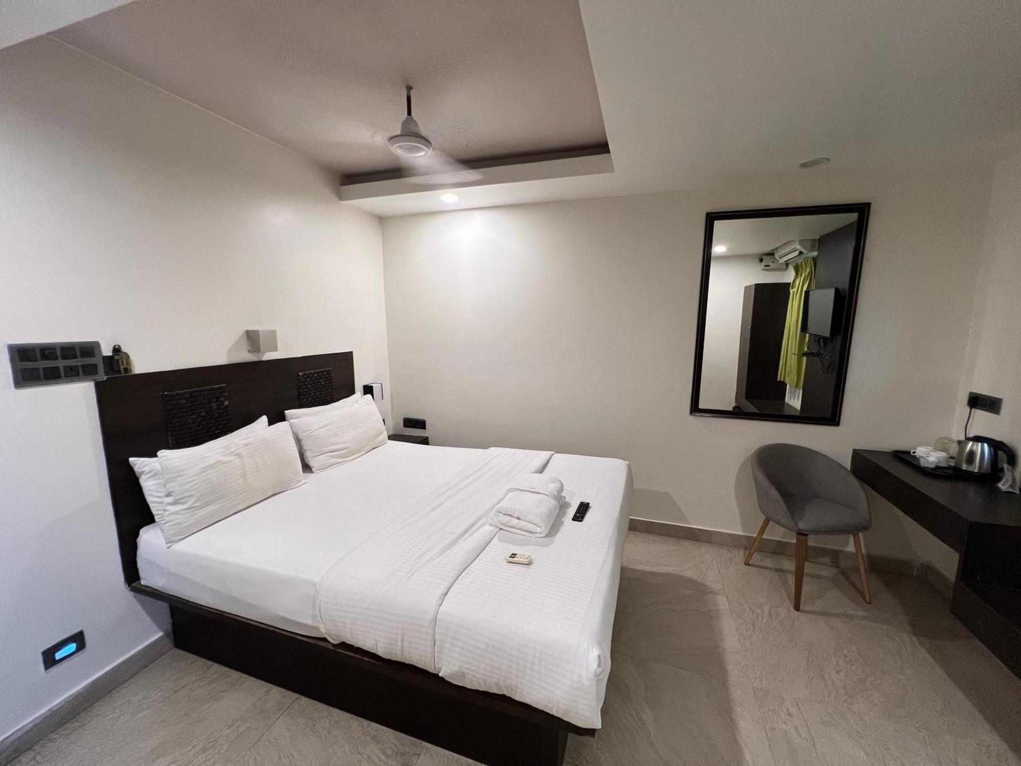 Diviyum Manor Hotel Port Blair Bagian luar foto